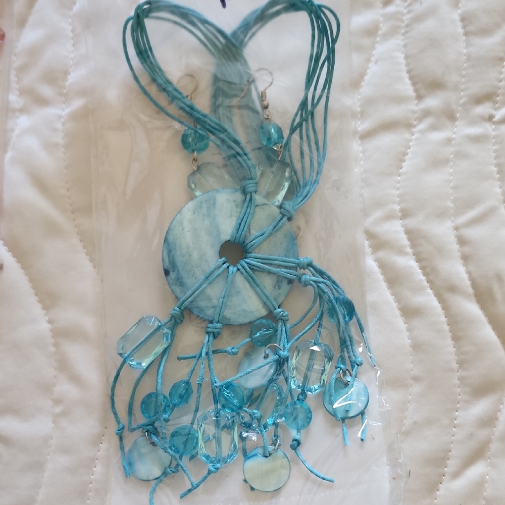 Chic Turquoise Beaded Necklace and Earring Set